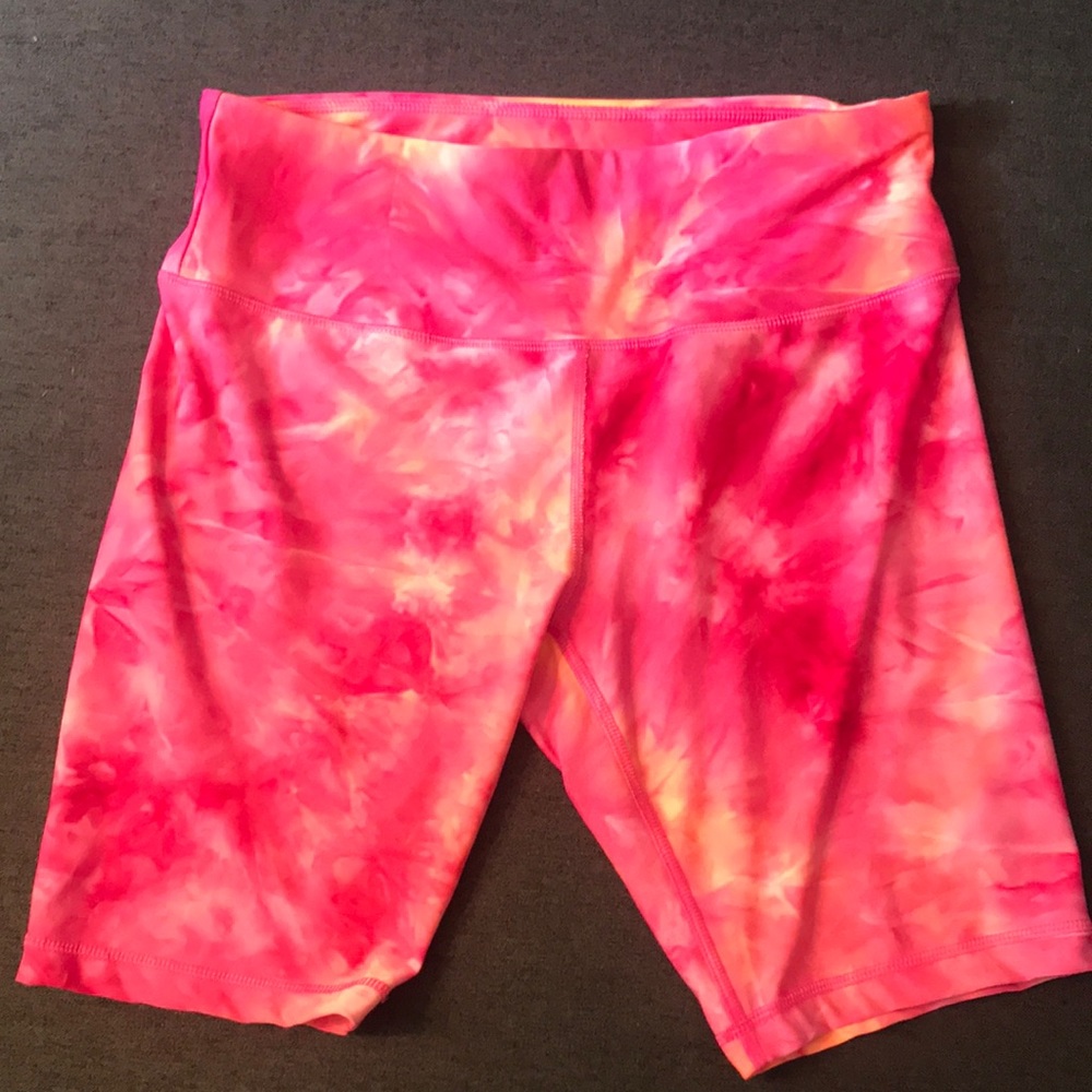 Vogo Athletica Orange and pink marbles bike shorts. Size: L